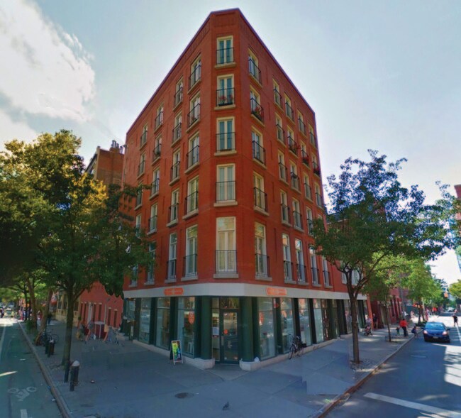 Corner building view - 513-515 Hudson St