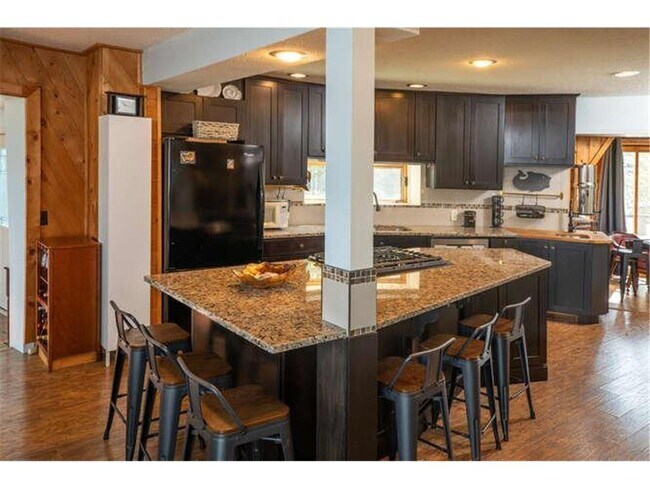 Building Photo - 17164 Sunset Trail SW