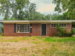 Building Photo - 1628 Collier Dr