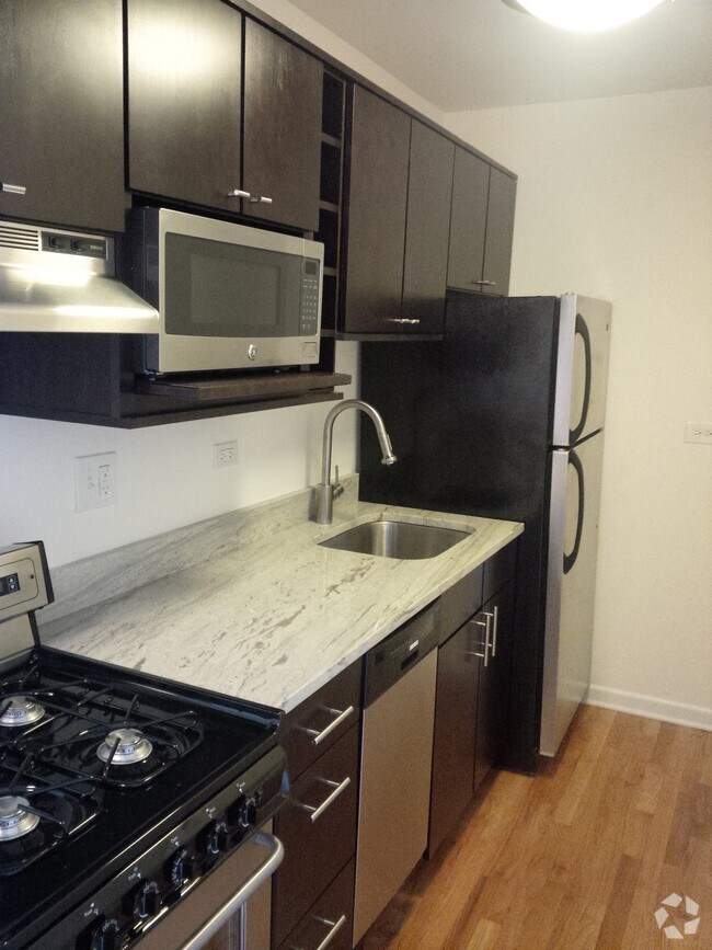 Barrington Lakes Apartments Rentals Hoffman Estates, IL