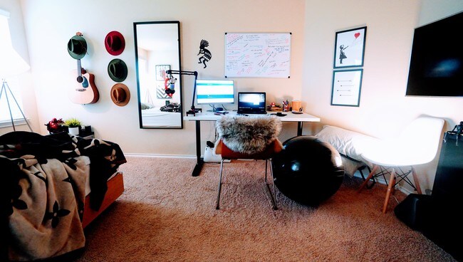 Building Photo - 2203 Tombstone Dr