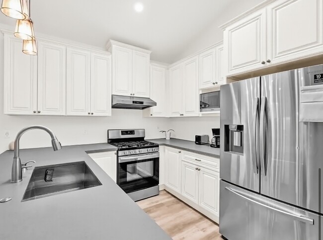 Building Photo - 12428 Lilac Ct