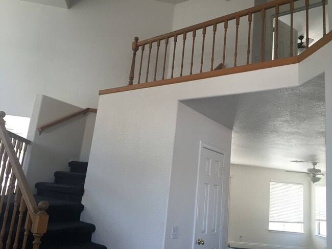 Building Photo - Move in Ready