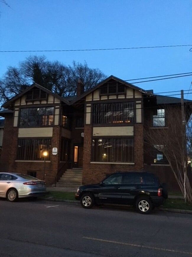 Building Photo - 1325 19th St S
