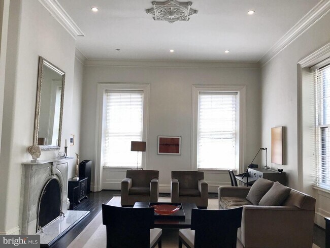 Foto del edificio - 3051 N St NW