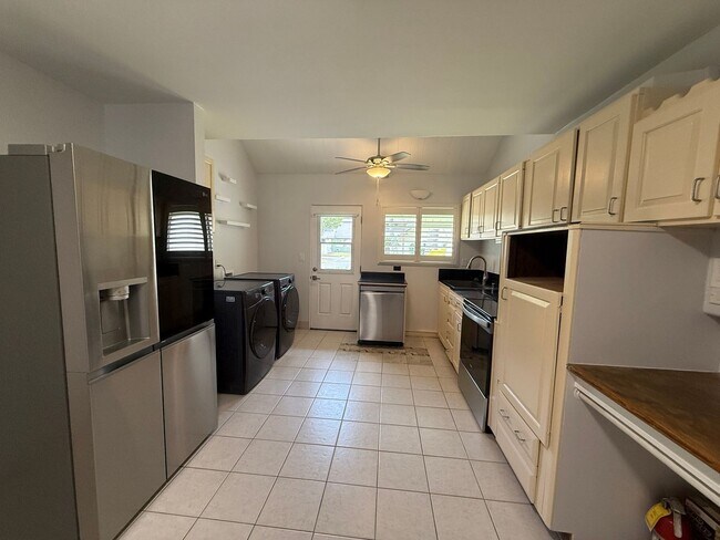 Building Photo - Village Green in Hawaii Kai 3 bedroom 2 ba...