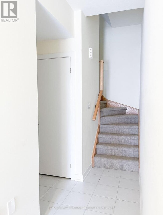 Building Photo - 590 N Service Rd