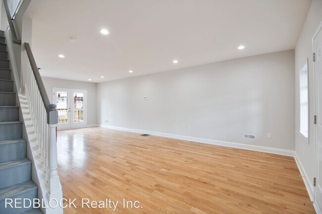 Building Photo - 3 br, 2 bath House - 6345 Kingsessing Ave