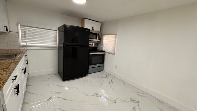 Foto del edificio - 1046 NW 3rd Ave