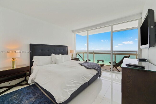 Foto del edificio - 6801 Collins Ave