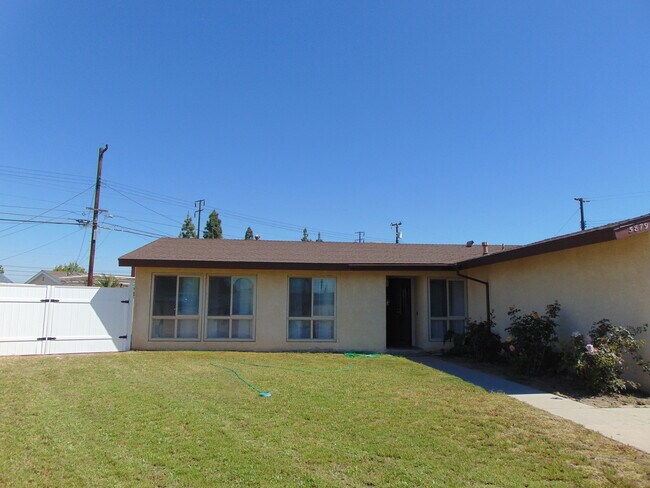 Building Photo - 5879 Los Angeles Way