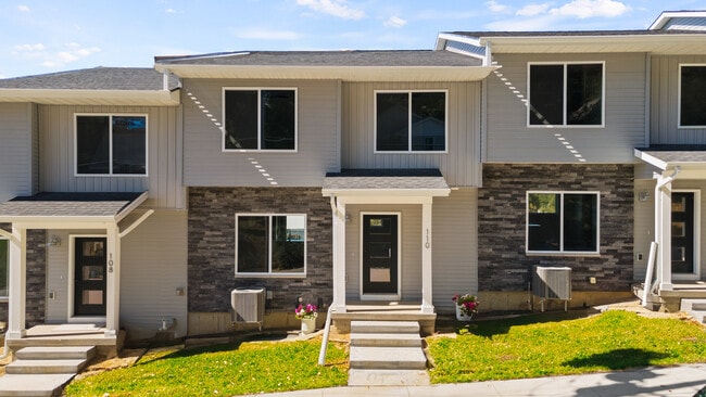 Building Photo - Heritage Hill