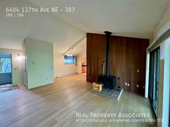 Building Photo - 6404 137th Ave NE