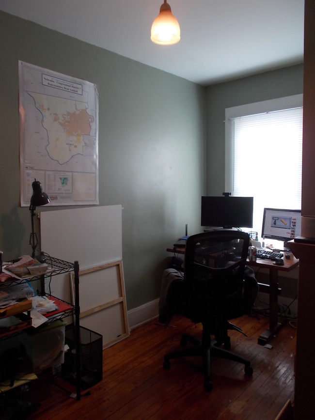 small bedroom/office - 2430 Indianola Ave
