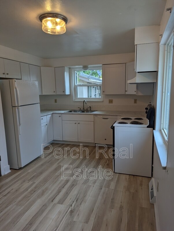Foto principal - 16516 E 13th Ave