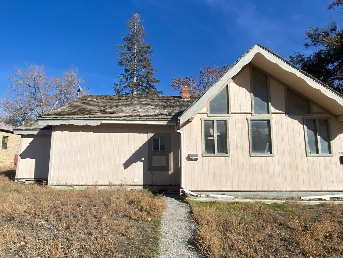 805 12th St, Rawlins, WY 82301 House Rental in Rawlins, WY
