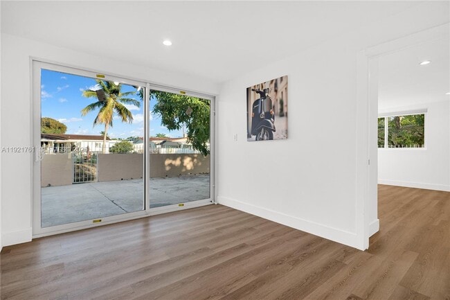 Foto del edificio - 4701 SW 104th Ct