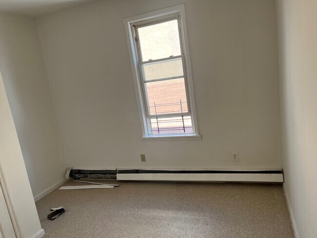 Foto del edificio - 740 E 214th St