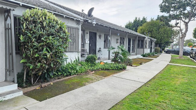 Foto del edificio - 1120 E Fairview Blvd
