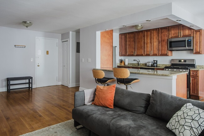 Building Photo - 50 W 97th St