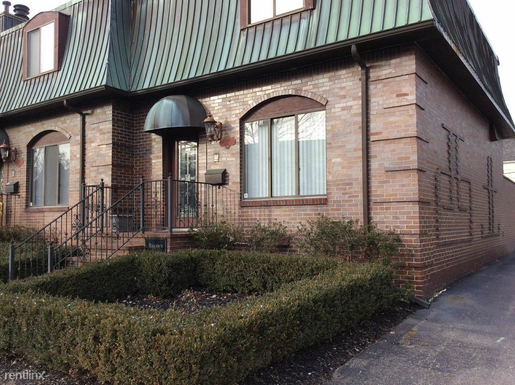 516 W Brown St, Birmingham, MI 48009 Townhome Rentals in Birmingham