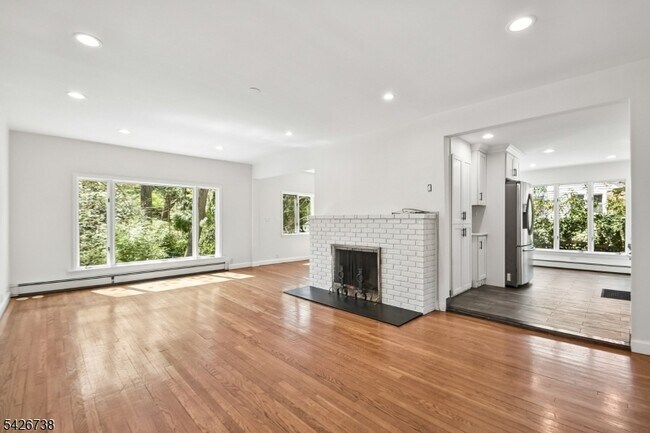 Foto del edificio - 296 Glen Ave