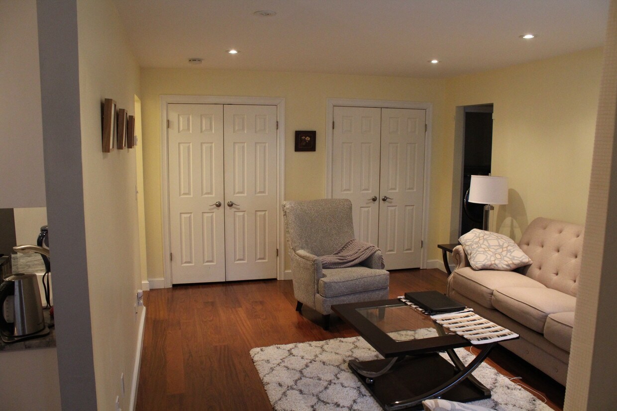 108 Foxwood Cir, Mount Kisco, NY 10549 Condo for Rent in Mount Kisco, NY