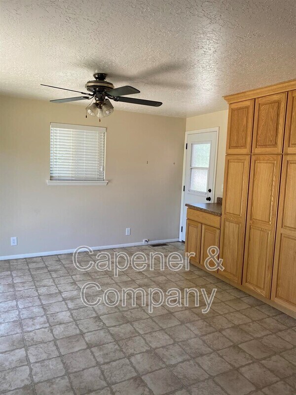 Building Photo - 524 W 700 S