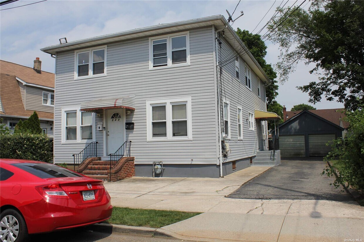 Primary Photo - 523 Hawthorne Ave