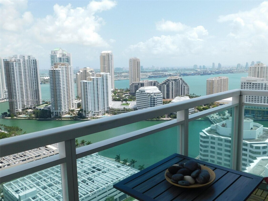 Foto principal - 950 Brickell Bay Dr