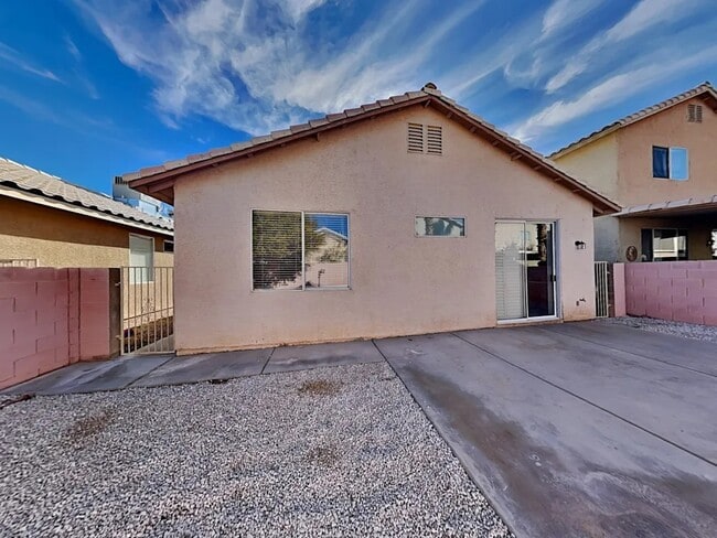 Building Photo - 5952 Hickory Nut Ave