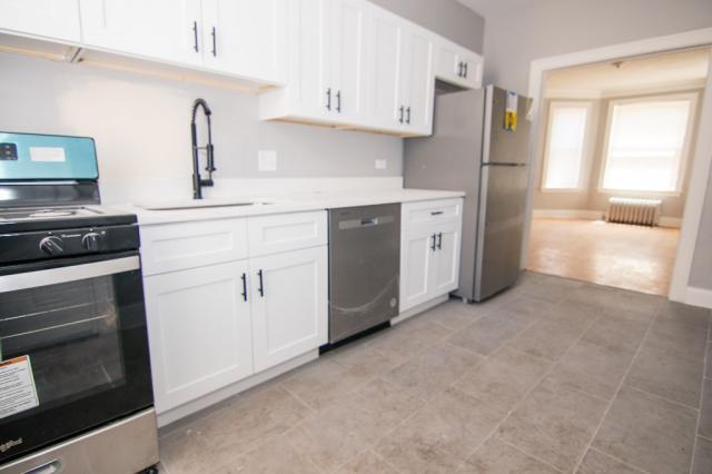Building Photo - 1 bedroom in CHICAGO IL 60649