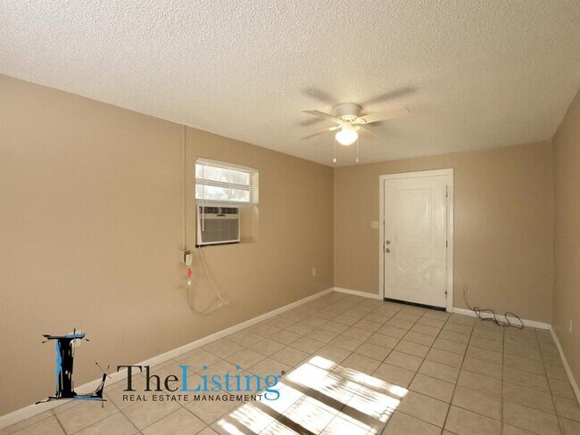 Foto del edificio - 2406 SW Rd