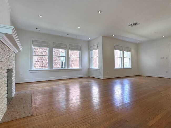 Building Photo - 2312 Quenby St