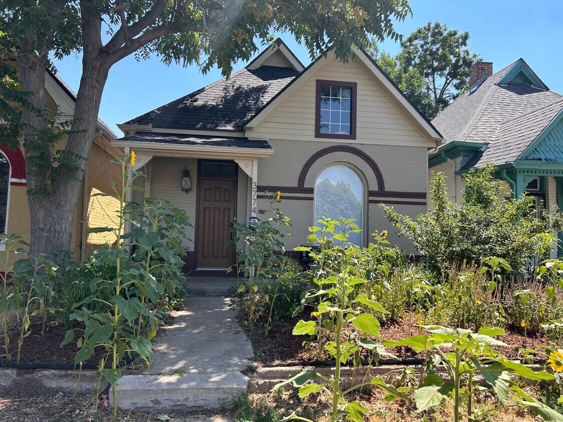 Foto principal - $0 DEPOSIT OPTION. CHARMING 3BED/2BATH VIC...