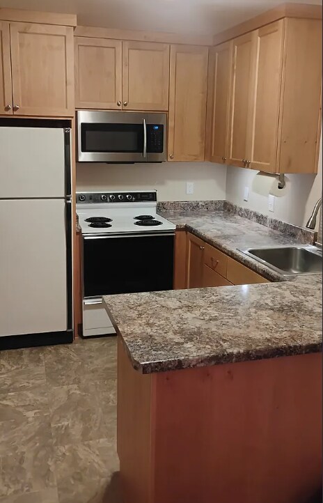 Foto del edificio - 8732 Woodman Way