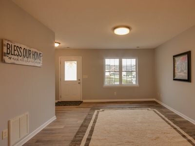 Building Photo - 142 Olivia Dawn Ln
