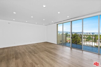 Building Photo - 2160 Century Pk E