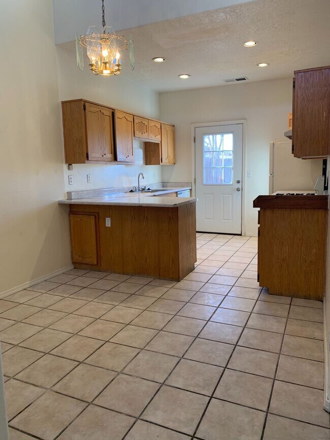 Building Photo - Southwest Abq. House for rent