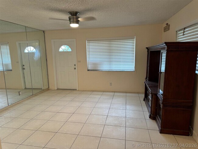 Foto del edificio - 4564 NW 16th Ave