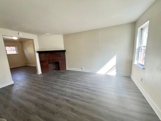 Building Photo - Updated 3-Bedroom Home in Chester – PHA & ...