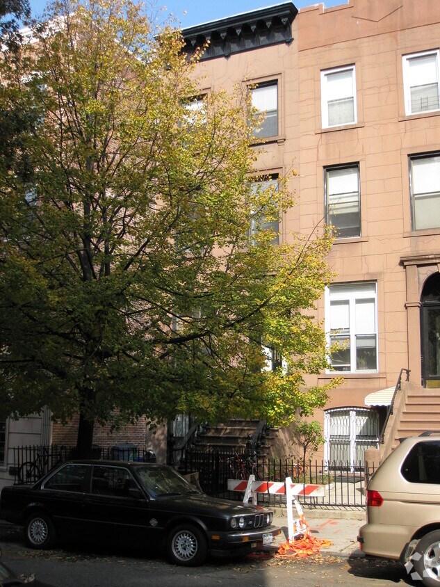 Building Photo - 153 Carroll St