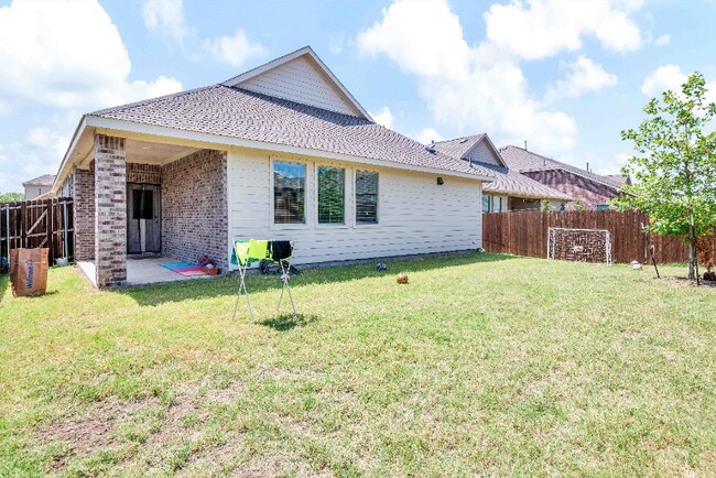 Building Photo - 511 Poplar St