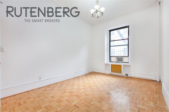 Building Photo - 239 W 105th St