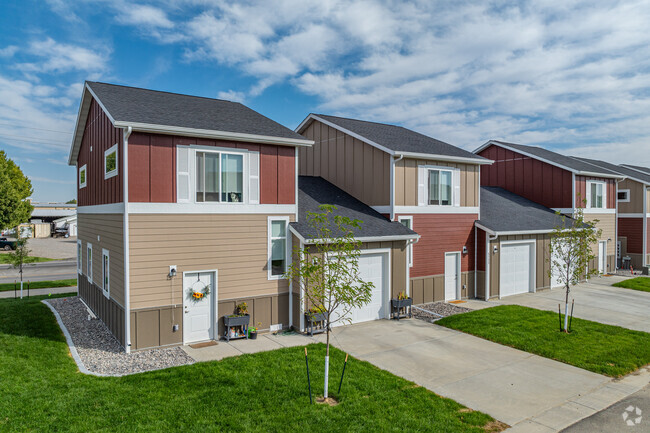 Building Photo - Home Run Patio Home Apartments