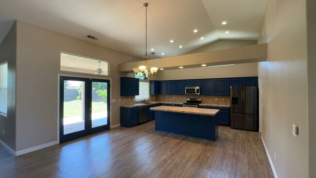 Building Photo - Beautiful Home For Rent in Shannon Ranch i...