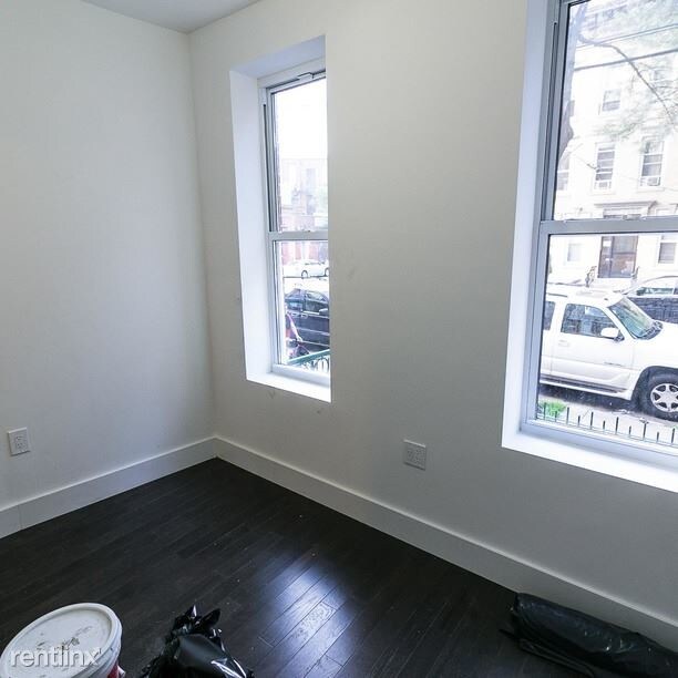 Foto del edificio - 954 Seneca Ave