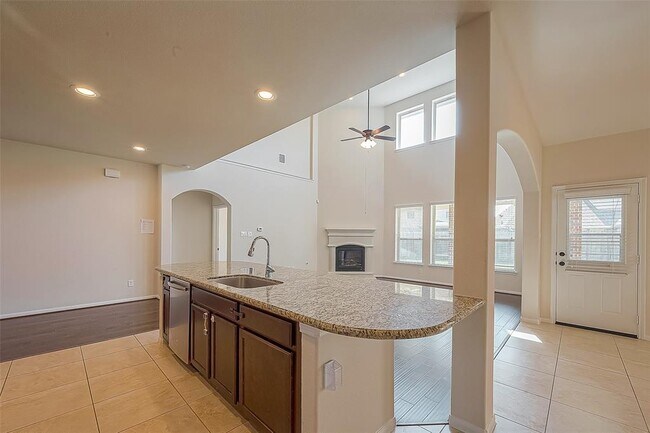 Building Photo - 2915 Iris Gable Ct