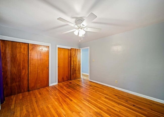 Foto del edificio - 341 E Lakeview Blvd
