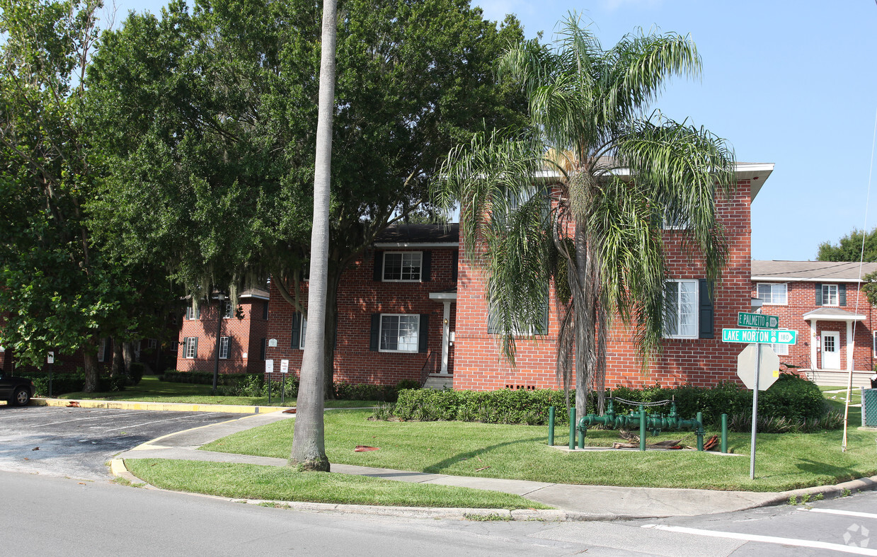 Foto del edificio - Lake Morton Apartments